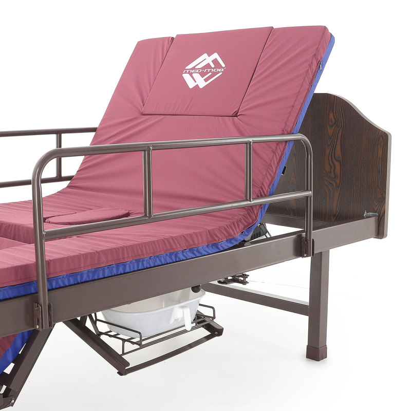 Медицинская механическая кровать Med-Mos E-49 (MM-2120Н-00) с санитарным устройством и функцией кардиокресло