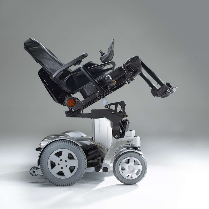 Кресло-коляска с электроприводом Invacare Storm 4