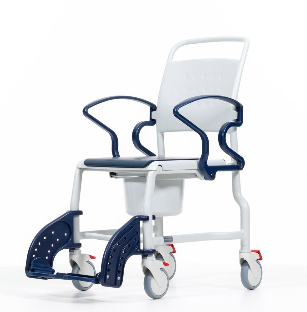 Какими бывают санитарные стулья для инвалидов